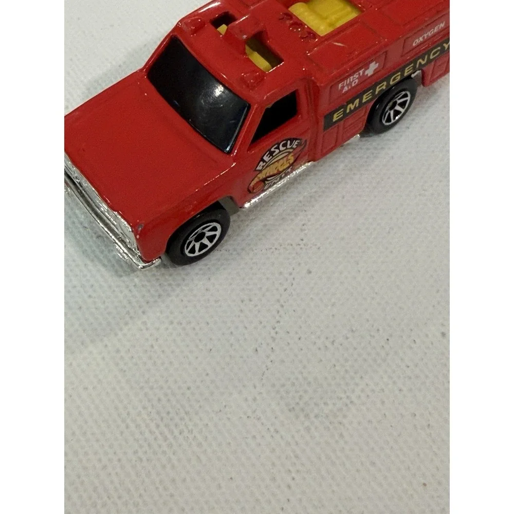Hot Wheels 1974 Rescue Unit Fire Truck Red 1:64 Diecast Dodge Mattel Vintage